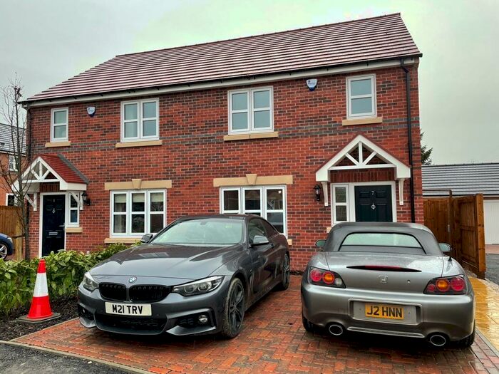 3 Bedroom House To Rent In Long Wood Close, Loscoe, Heanor, DE75