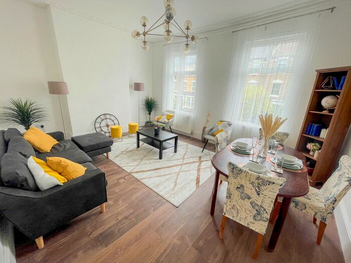 4 Bedroom Flat To Rent In Jenner Road, Stoke Newington N16