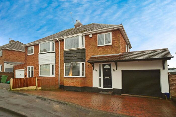 3 Bedroom Semi Detached House For Sale In Dingle Close, Oakham, Dudley, DY2