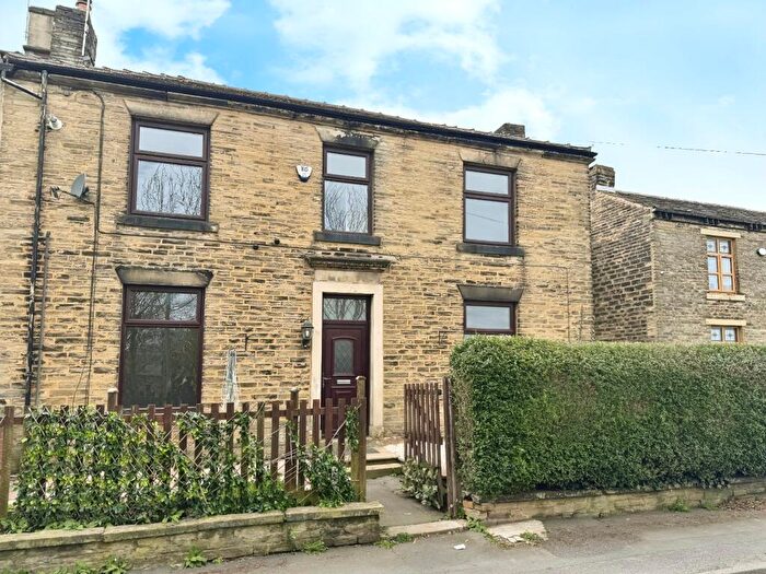 4 Bedroom Terraced House To Rent In York Place, Cleckheaton, BD19
