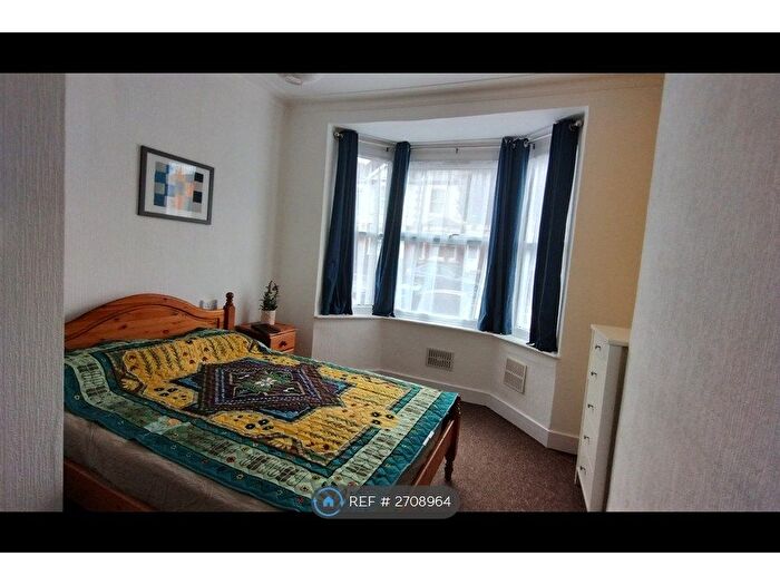 1 Bedroom Flat To Rent In Queensland Avenue, Coventry, CV5