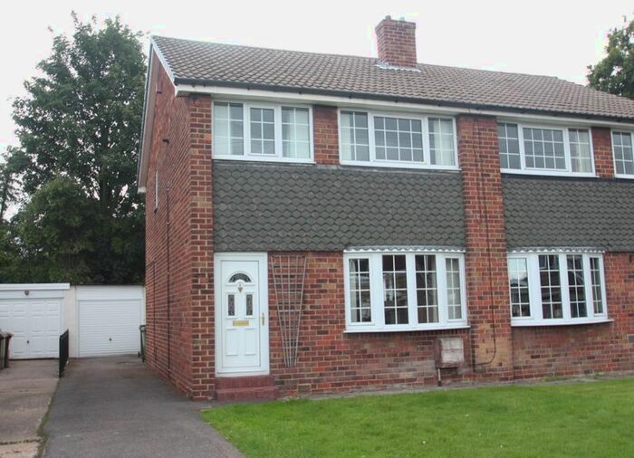 3 Bedroom Semi-Detached House To Rent In Purston Park Court, Featherstone, Pontefract, WF7