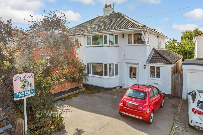 3 Bedroom Semi Detached House For Sale In Plantation Lane, Bearsted, Maidstone, Kent, ME14