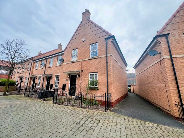 3 Bedroom End Of Terrace House To Rent In Dickinson Walk, Beverley, HU17