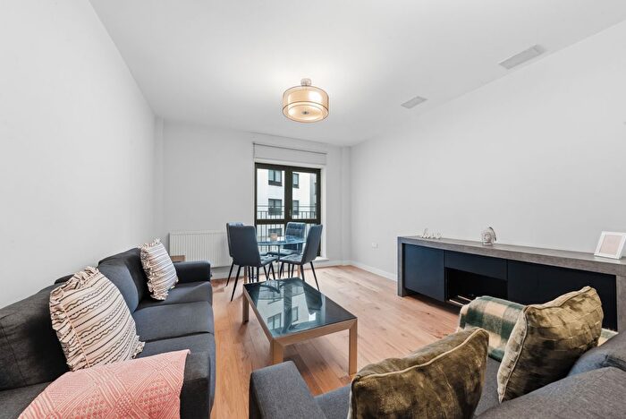 2 Bedroom Flat For Sale In Anlaby House, Boundary Street, London, E2