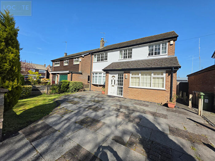 4 Bedroom Detached House For Sale In Braemar Avenue, Flixton, M41