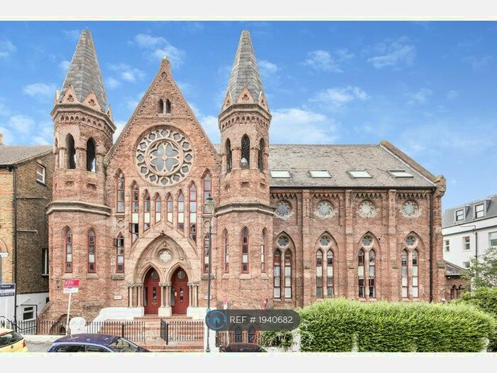 2 Bedroom Flat To Rent In New Church Court, London, SE19