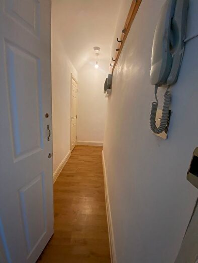 1 Bedroom Flat To Rent In Park Avenue, London, NW2