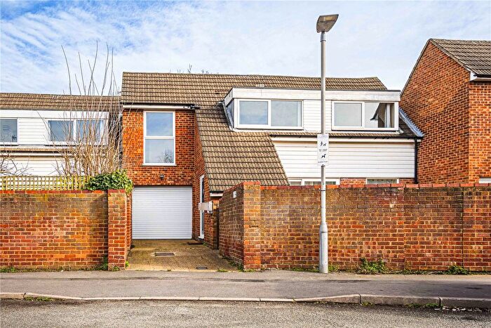 3 Bedroom Terraced House To Rent In Eskdale, London Colney, St Albans, Hertfordshire, AL2
