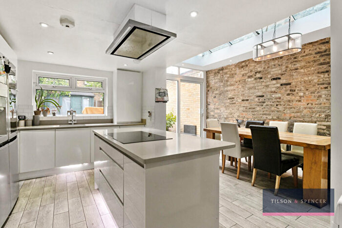 5 Bedroom Terraced House For Sale In Eldon Road, Wood Green, London, N22