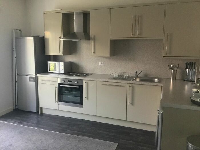 3 Bedroom Flat To Rent In Polepark Road, City Centre, Dundee, DD1