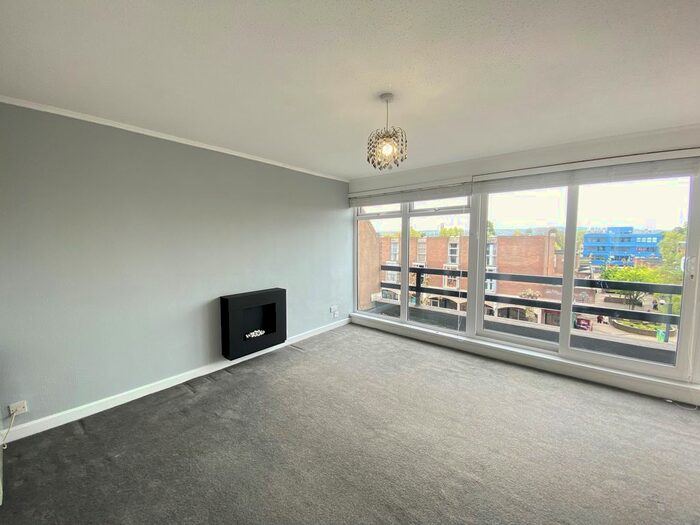 1 Bedroom Flat To Rent In Somerset Square, Nailsea, Bristol, BS48
