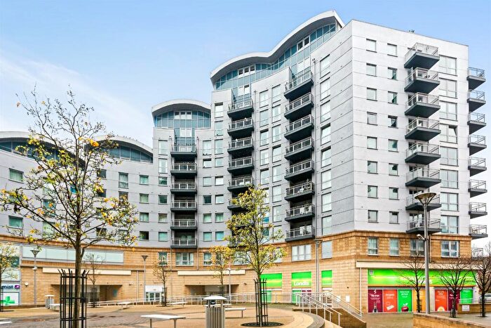2 Bedroom Apartment To Rent In Crown Heights, Alencon Link, RG21