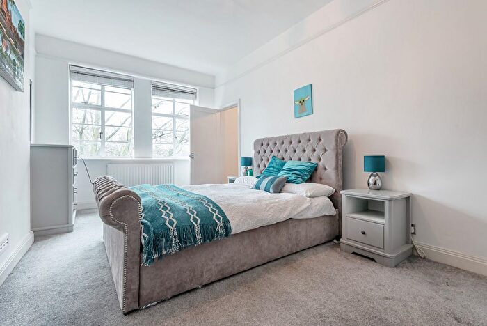 1 Bedroom Flat To Rent In Clapham Common North Side, London, SW4