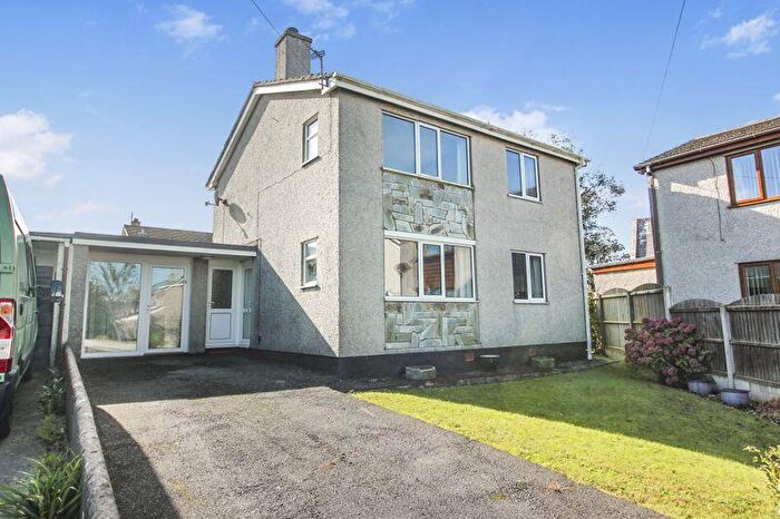 3 Bedroom Detached House For Sale In Bryn Estate, Holyhead, LL65