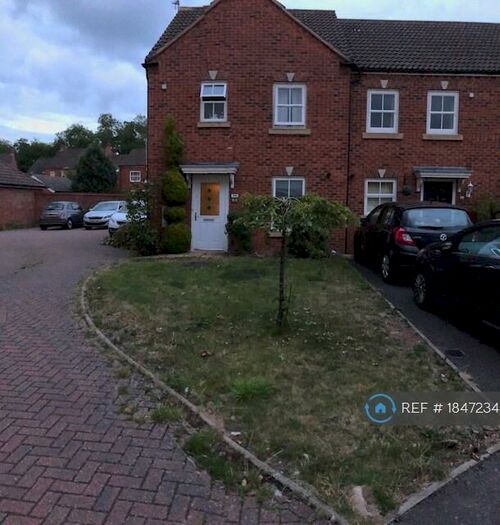 3 Bedroom Semi-Detached House To Rent In Victoria Gardens, Wokingham, RG40