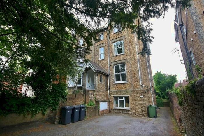 Studio To Rent In Stoke Road, Guildford, Surrey, GU1