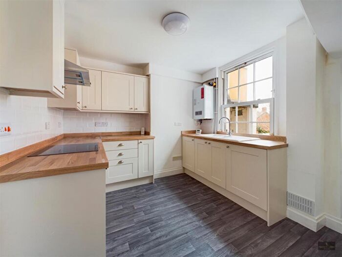 3 Bedroom House To Rent In West View Terrace, Exeter, EX4