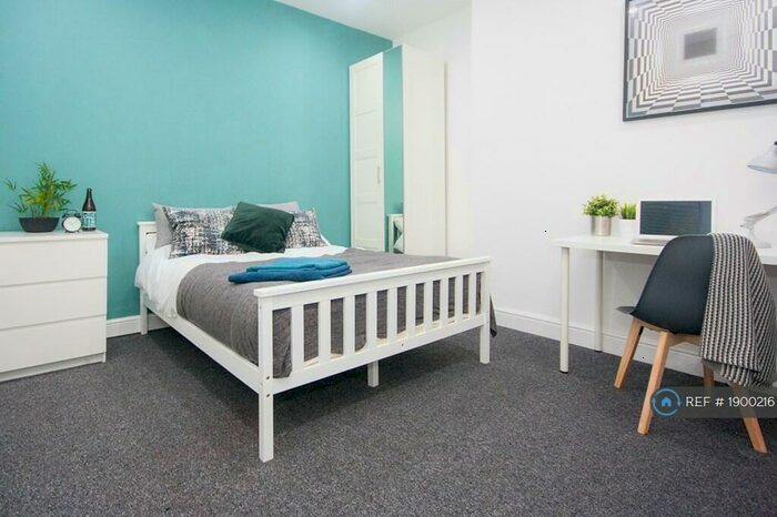 3 Bedroom Semi-Detached House To Rent In Haddon Street, Salford, M6