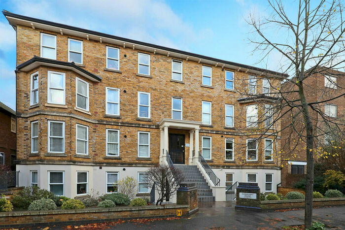 2 Bedroom Apartment To Rent In Grove Road, Surbiton, KT6