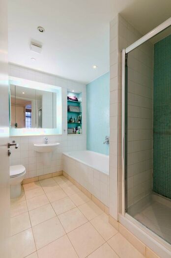 2 Bedroom Flat To Rent In Amwell Street, Clerkenwell, London, EC1R