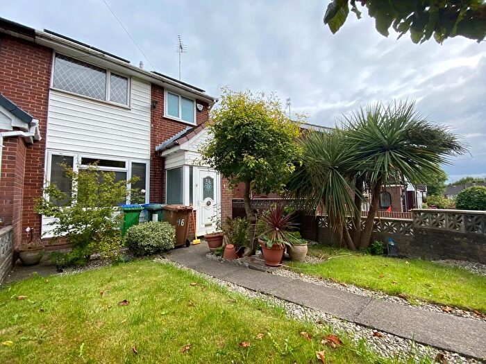 2 Bedroom End Of Terrace House To Rent In Woodhill Close, Middleton, M24