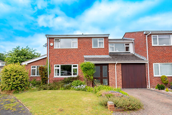 4 Bedroom Semi-Detached House For Sale In North Fryerne, Yateley, Hampshire, GU46