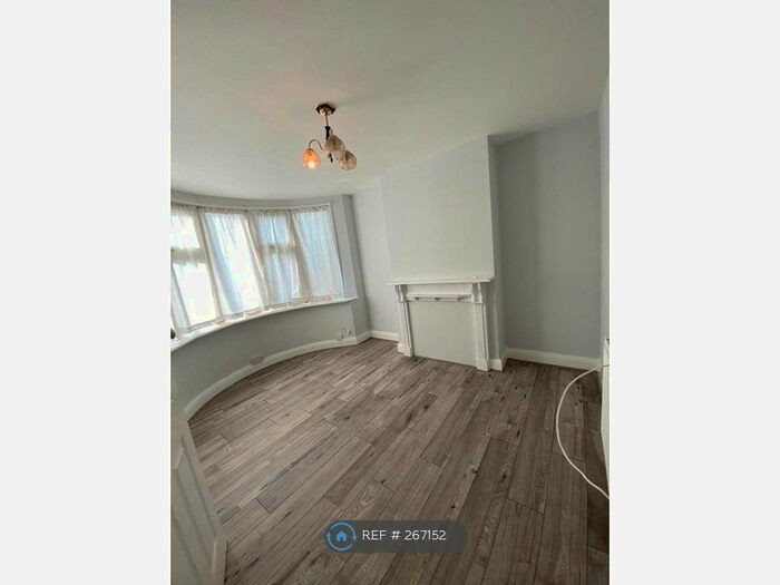 1 Bedroom Flat To Rent In Staines Rd, Feltham, TW14