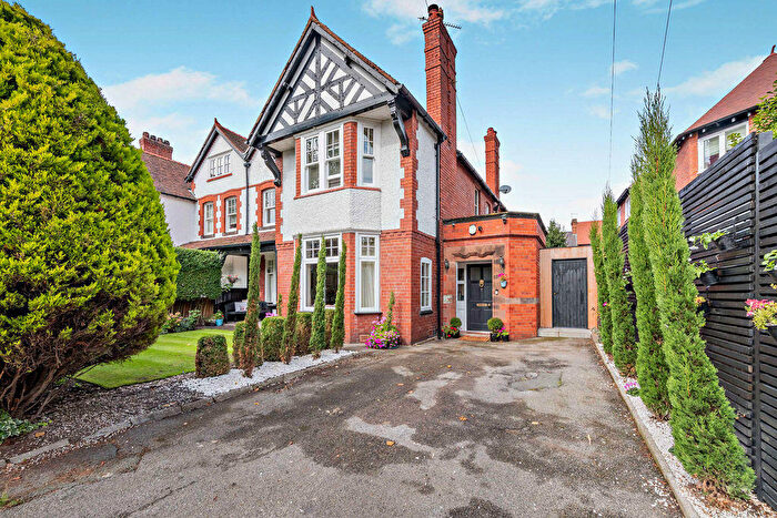 5 Bedroom Semi Detached House For Sale In Dee Hills Park, Chester, CH3