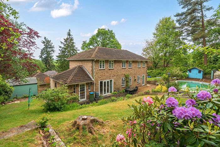 4 Bedroom Detached House For Sale In Stoatley Rise, Haslemere, GU27