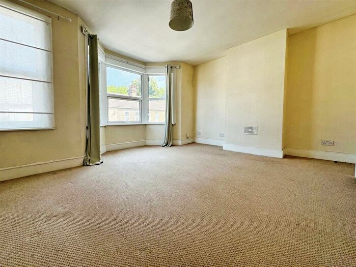 1 Bedroom Apartment To Rent In Clarence Road, Grays, RM17