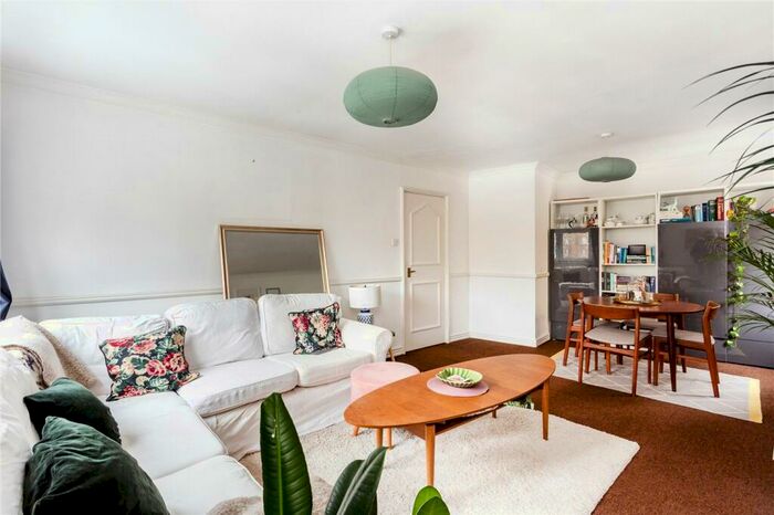 2 Bedroom Apartment To Rent In London Terrace, Hackney Road, E2