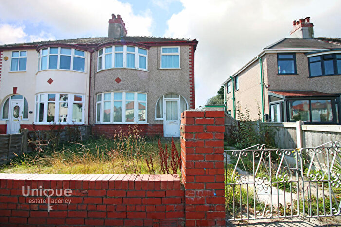 3 Bedroom Semi-Detached House For Sale In Conway Avenue, Thornton-Cleveleys, FY5