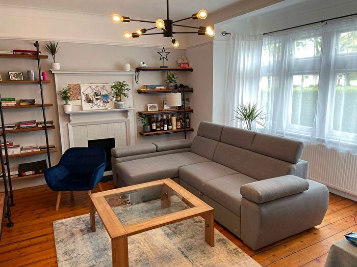 1 Bedroom Flat For Sale In Eastfields Road, London, W3