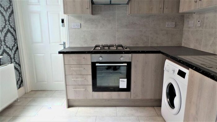 Maisonette To Rent In Hamilton Road, Harrow-On-The-Hill, Harrow, HA1