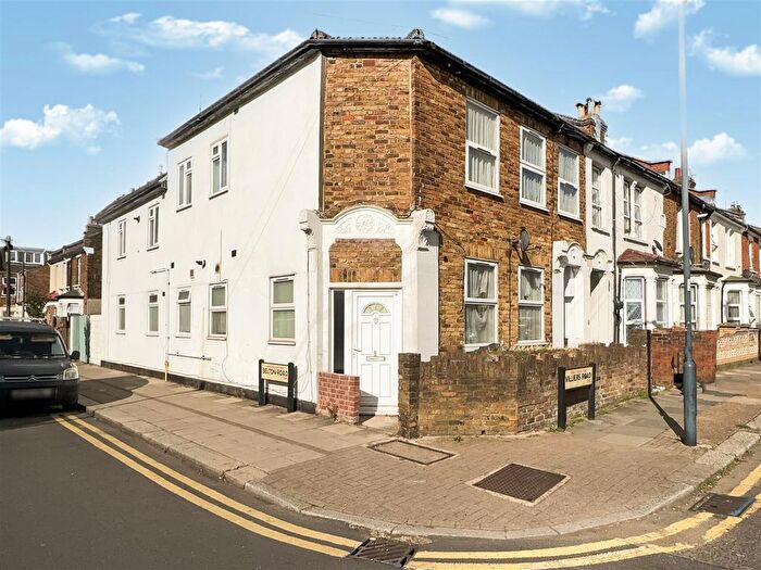 1 Bedroom Terraced House To Rent In Villiers Road, London, NW2