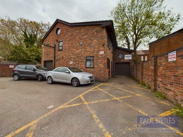 Flat To Rent In Higher Road, Manchester, M41