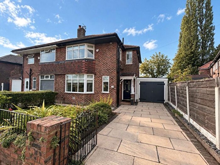 3 Bedroom Semi-Detached House For Sale In Kenmore Road, Northenden, M22