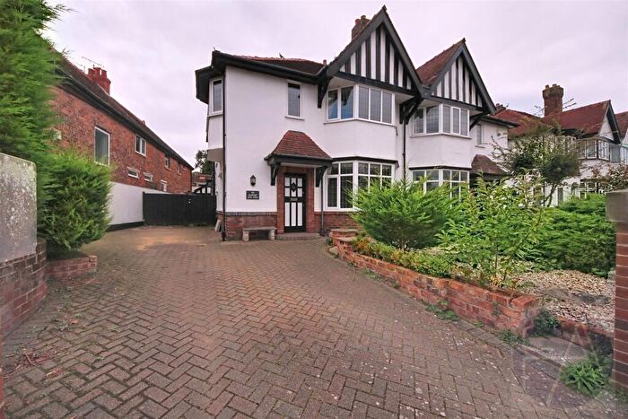 3 Bedroom House To Rent In Beach Priory Gardens, Southport, PR8