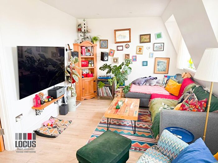 2 Bedroom Flat To Rent In Sahin House, Shacklewell Lane, Dalston, E8