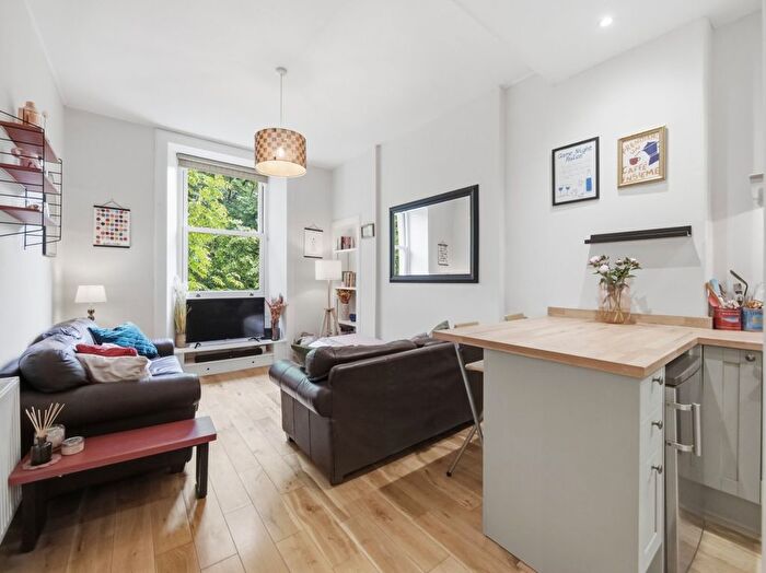 1 Bedroom Flat For Sale In / Broughton Road, Edinburgh, EH7