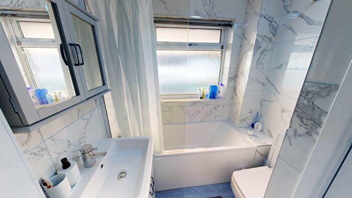 5 Bedroom Semi-Detached House To Rent In Frederick Road, Selly Oak, Birmingham, B29