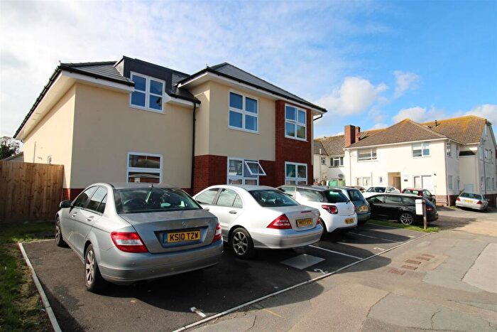 2 Bedroom Flat To Rent In , Lower Ashley Road, New Milton, BH25