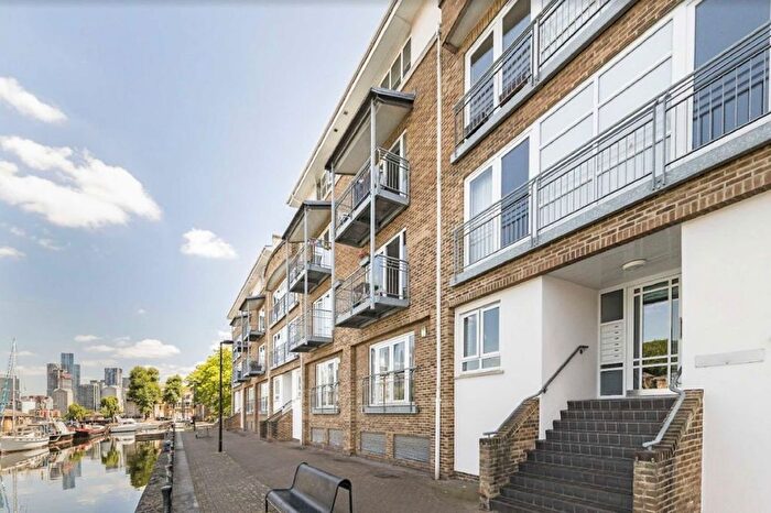 2 Bedroom Flat To Rent In Rainbow Quay, London, SE16