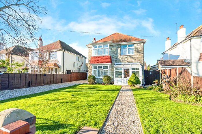 4 Bedroom Detached House For Sale In Parklands Avenue, Bognor Regis, PO21