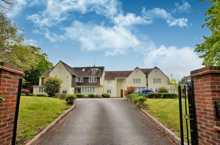 2 Bedroom Flat To Rent In Tilford Road, Farnham, GU9