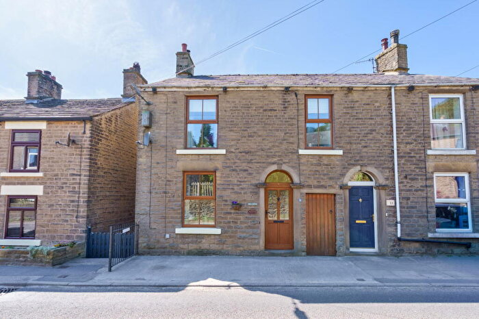 3 Bedroom Semi Detached House For Sale In Glossop Road, Little Hayfield, High Peak, SK22