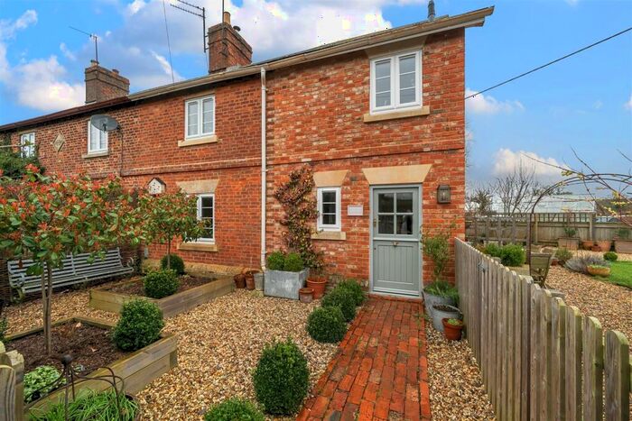 3 Bedroom Semi-Detached House For Sale In Hunters Hall, Lyneham, Chippenham, SN15