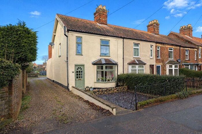 3 Bedroom End Of Terrace House For Sale In Norwich Road, Wymondham, Norfolk, NR18