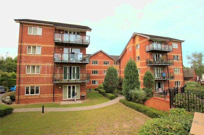 2 Bedroom Flat To Rent In Capital Point, Temple Place, Reading, Berkshire, RG1